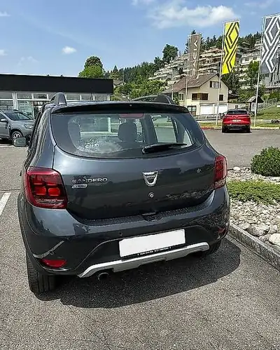 Dacia Sandero TCe 90 Stepway — Citadine polyvalente, boîte auto, 86 000 km — fianco