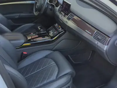 Audi S8 4.0 V8 TFSI — Berline de prestige 605 ch, faible kilométrage — tableau de bord