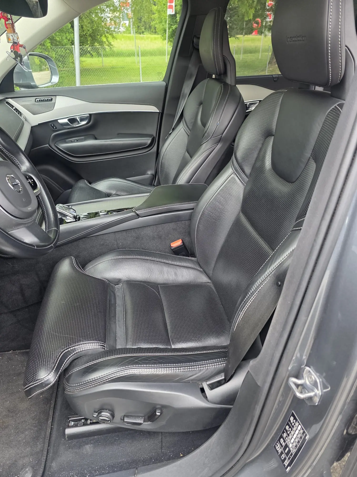 Volvo XC90 2020 occasion Yvonand — 3