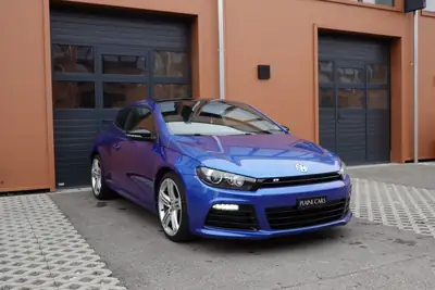 VW Scirocco 2.0 TSI R — Coupé sportif 265 ch, toit ouvrant et phares Xenon — rear view