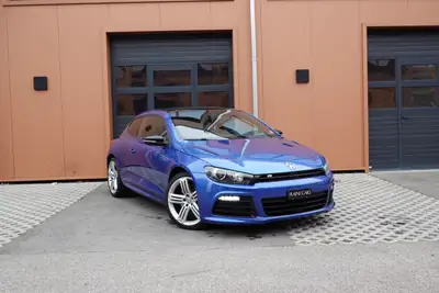 VW Scirocco 2.0 TSI R — Coupé sportif 265 ch, toit ouvrant et phares Xenon — exterior view