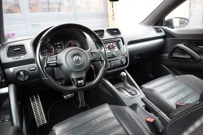 VW Scirocco 2.0 TSI R — Coupé sportif 265 ch, toit ouvrant et phares Xenon — Thumbnail 13