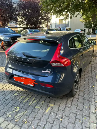 Volvo V40 2.0 D3 Momentum — Break diesel fiable, courroie neuve, 203 000 km — côté