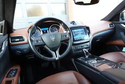 Maserati Ghibli 3.0 V6 — Berline italienne de prestige, 350 ch et équipements premium — Thumbnail 13
