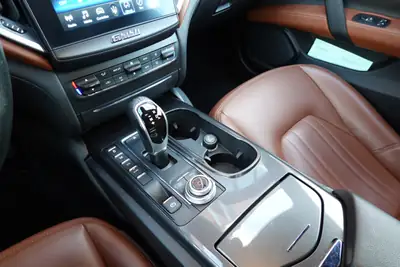 Maserati Ghibli 3.0 V6 — Berline italienne de prestige, 350 ch et équipements premium — Thumbnail 16