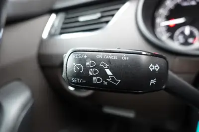 Skoda Octavia Combi 2.0 TDI 4×4 — Break robuste, traction intégrale, équipements premium — Thumbnail 15