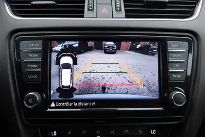 Skoda Octavia Combi 2.0 TDI 4×4 — Break robuste, traction intégrale, équipements premium — Thumbnail 20