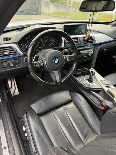 BMW 420i M Sport Cabriolet — Décapotable dynamique, moteur 2.0L turbo 184 ch — Heckansicht