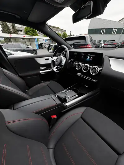 Mercedes-Benz GLA 250 AMG Line 4MATIC — SUV compact premium, 224 ch et transmission intégrale — fianco