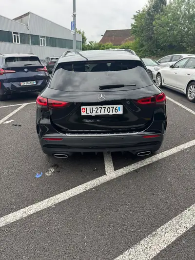 Mercedes-Benz GLA 250 AMG Line 4MATIC — SUV compact premium, 224 ch et transmission intégrale — interni