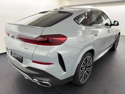 BMW X6 xDrive 48V 40i M Sport 2025 — Coupé SUV musclé, première main, faible kilométrage — rear view