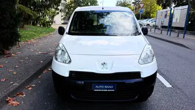Peugeot Partner 1.6 Access — Monospace pratique, faible kilométrage, sans sinistre — Außenansicht