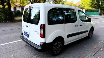 Peugeot Partner 1.6 Access — Monospace pratique, faible kilométrage, sans sinistre — Armaturenbrett