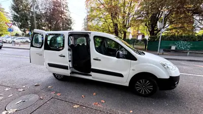 Peugeot Partner 1.6 Access — Monospace pratique, faible kilométrage, sans sinistre — Miniatur 8