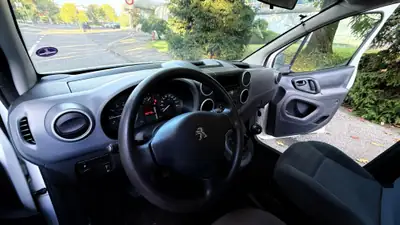 Peugeot Partner 1.6 Access — Monospace pratique, faible kilométrage, sans sinistre — Miniatur 12