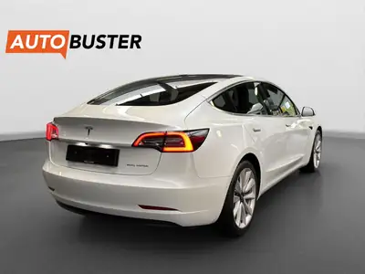 Tesla Model 3 Long Range Dual Motor AWD — Performance électrique, batterie 88% SOH et 4 pneus hiver inclus — cruscotto