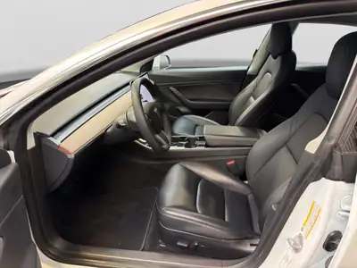 Tesla Model 3 Long Range Dual Motor AWD — Performance électrique, batterie 88% SOH et 4 pneus hiver inclus — Miniatura 9