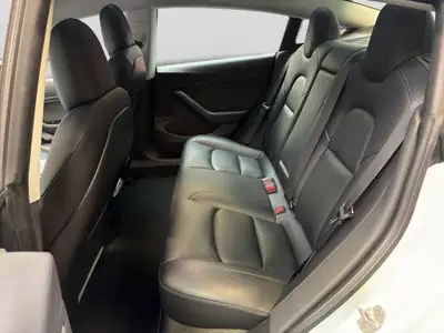 Tesla Model 3 Long Range Dual Motor AWD — Performance électrique, batterie 88% SOH et 4 pneus hiver inclus — Miniatura 11