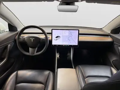Tesla Model 3 Long Range Dual Motor AWD — Performance électrique, batterie 88% SOH et 4 pneus hiver inclus — Miniatura 12