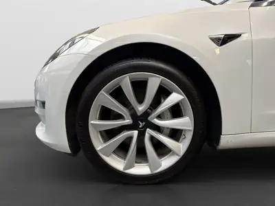 Tesla Model 3 Long Range Dual Motor AWD — Performance électrique, batterie 88% SOH et 4 pneus hiver inclus — Miniatura 16