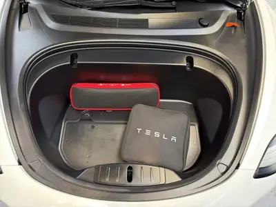 Tesla Model 3 Long Range Dual Motor AWD — Performance électrique, batterie 88% SOH et 4 pneus hiver inclus — Miniatura 18