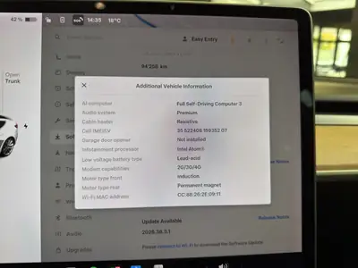 Tesla Model 3 Long Range Dual Motor AWD — Performance électrique, batterie 88% SOH et 4 pneus hiver inclus — Miniatura 21