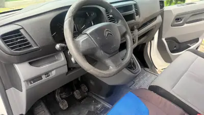 Citroën Jumpy 1.6 BlueHDi 95 — Fourgon utilitaire robuste, première main, entretien complet — Thumbnail 8