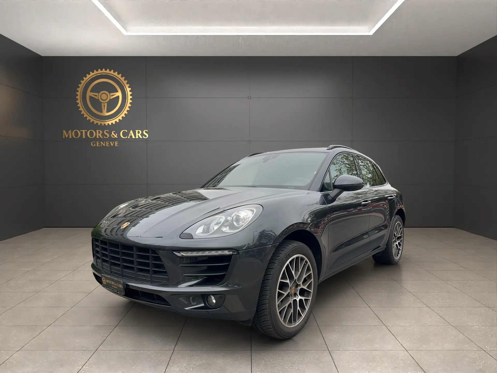 Porsche Macan PDK 2016 — SUV sportif 252 ch, entretien Porsche complet