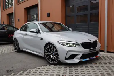 BMW M2 Competition 2019 — Coupé sportif 410 ch, intérieur carbone premium — detail