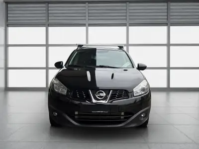 Nissan Qashqai 2.0 dCi 4WD 360 — SUV compact robuste, transmission automatique, entretien impeccable — side view
