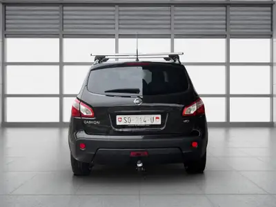 Nissan Qashqai 2.0 dCi 4WD 360 — SUV compact robuste, transmission automatique, entretien impeccable — detail
