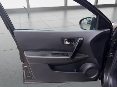 Nissan Qashqai 2.0 dCi 4WD 360 — SUV compact robuste, transmission automatique, entretien impeccable — Thumbnail 11