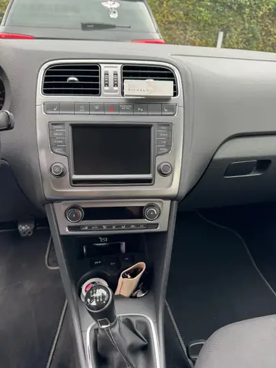 VW Polo 1.2 TSI 110 BlueMT Lounge — Citadine agile et économe, sans accident — Armaturenbrett