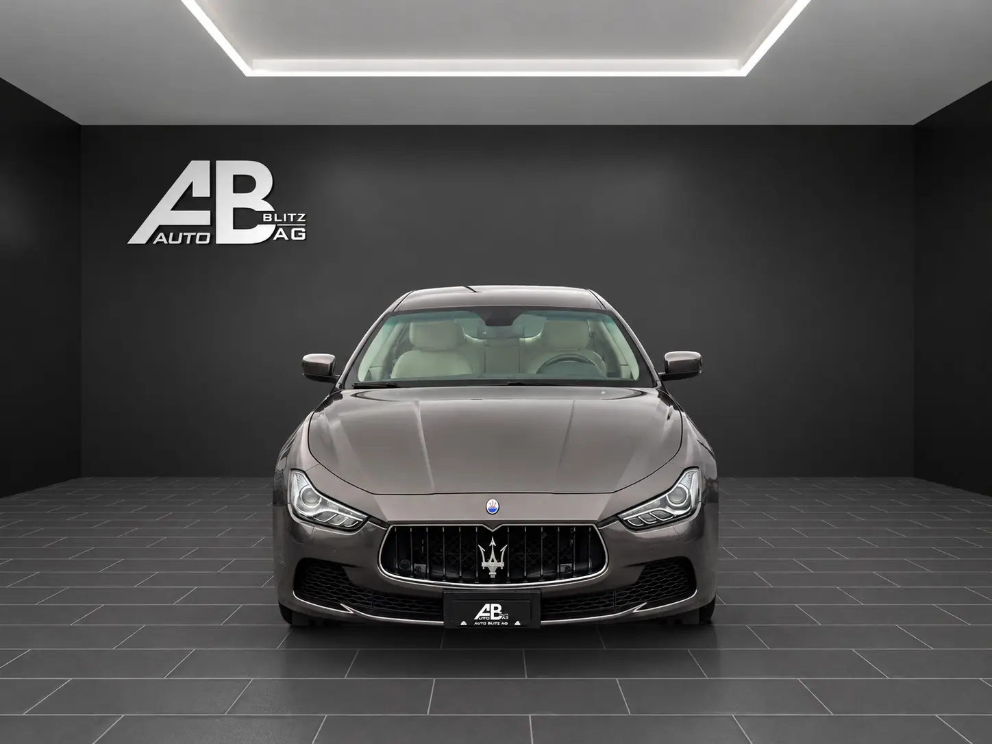 Maserati Ghibli S Q4 — Élégance italienne et puissance 411 PS, frais de révision inclus