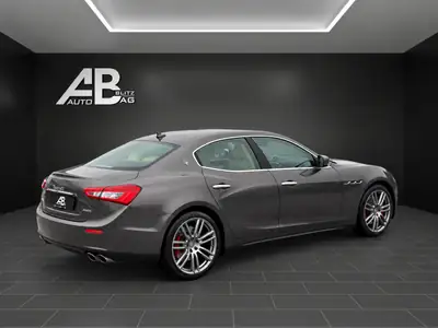 Maserati Ghibli S Q4 — Élégance italienne et puissance 411 PS, frais de révision inclus — tableau de bord