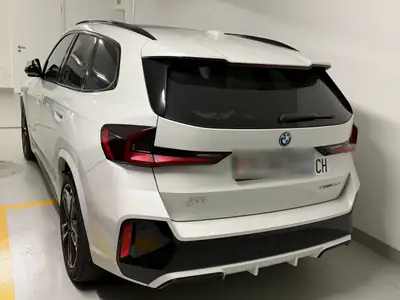 BMW X1 25e xDrive — SUV hybride rechargeable, 33 000 km, sans sinistre — rear view