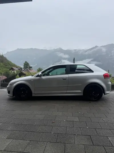 Audi S3 2.0 T FSI Ambition quattro — Berline sportive 265 ch, traction intégrale — côté