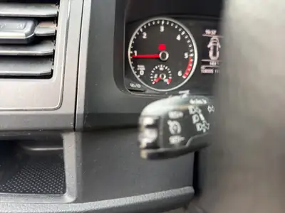 VW T6 2.0 TDI Entry — Utilitaire polyvalent, faible kilométrage et équipements premium — Miniatur 24