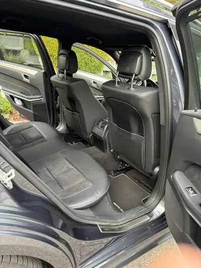 Mercedes-Benz E 250 Break Diesel — Élégance berlinoise et polyvalence familiale — vista posteriore