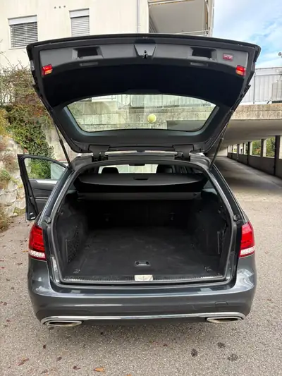 Mercedes-Benz E 250 Break Diesel — Élégance berlinoise et polyvalence familiale — dettaglio