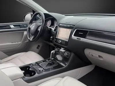 VW Touareg 4.2 V8 TDI — SUV premium diesel, 340 ch et entretien récent — Thumbnail 10