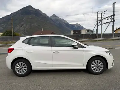 SEAT Ibiza 1.0 EcoTSI Style DSG — Citadine dynamique, transmission automatique, faible consommation — detail