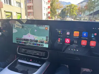Mercedes-Benz CLA 350 4Matic — Berline électrique performante, 10 800 km seulement — dashboard