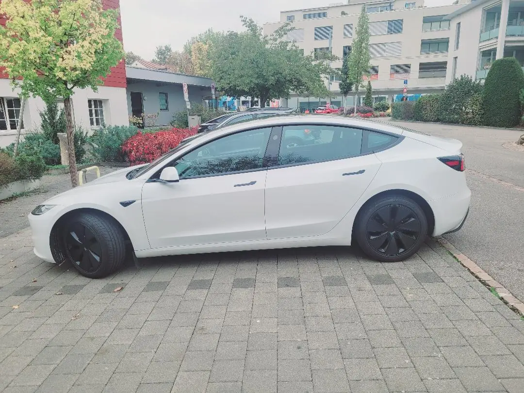 Tesla Model 3 2025 occasion oberwil — 1