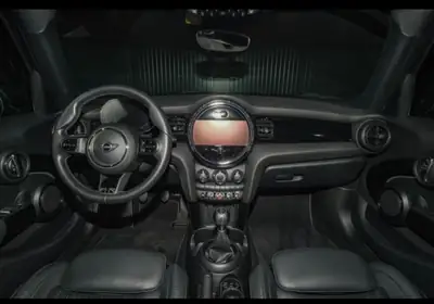 MINI One 5-Portes — Citadine urbaine dynamique, seulement 36'000 km — interior