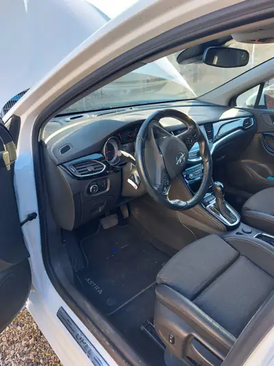 Opel Astra Sports Tourer 1.6 CDTi — Break diesel automatique, 148 800 km, sans accident — détail