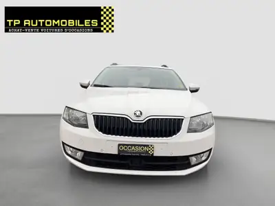 Skoda Octavia Combi 2.0 TDI 4x4 — Robustesse tout-terrain, diesel économe et garantie 12 mois — side view
