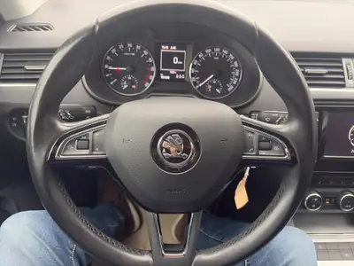 Skoda Octavia Combi 2.0 TDI 4x4 — Robustesse tout-terrain, diesel économe et garantie 12 mois — Thumbnail 15