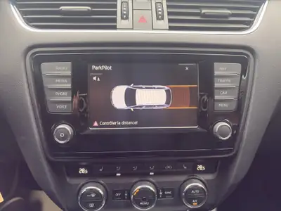 Skoda Octavia Combi 2.0 TDI 4x4 — Robustesse tout-terrain, diesel économe et garantie 12 mois — Thumbnail 14
