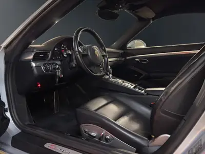 Porsche 911 Carrera 4 Cabriolet — 350 ch, transmission intégrale, capote électrique — Miniatura 9